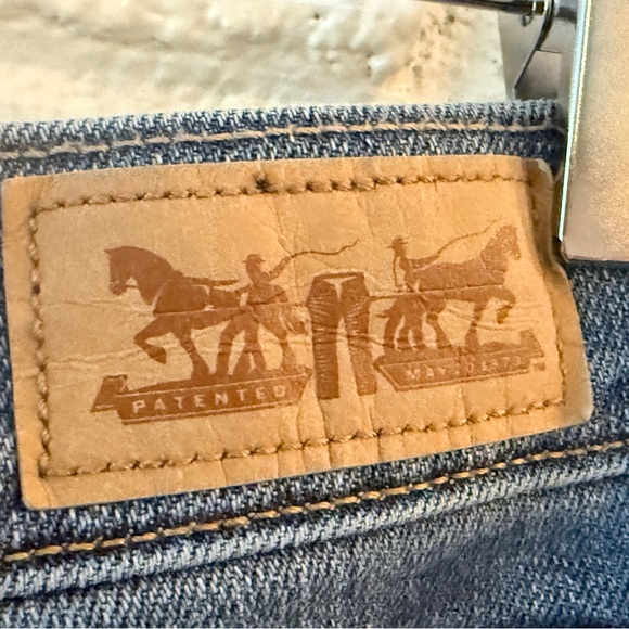 Levi’s 515 Bootcut Jeans| Mid Rise Comfortable fit - Picture 5 of 7